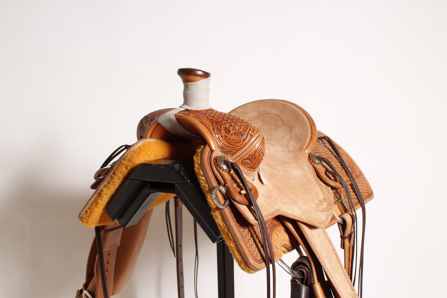 Square With Round Corner Skirts