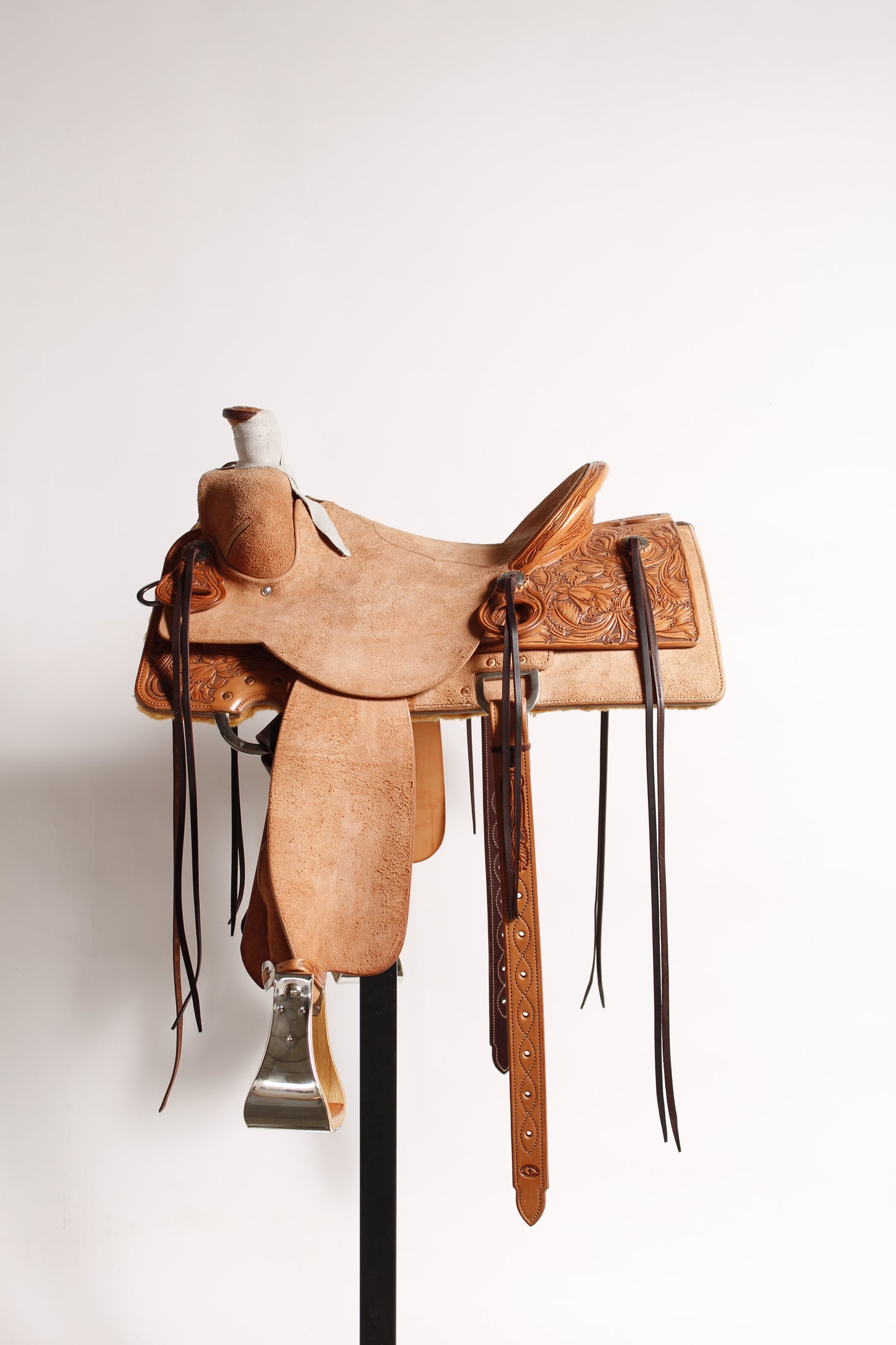 Square With Round Corner Skirts