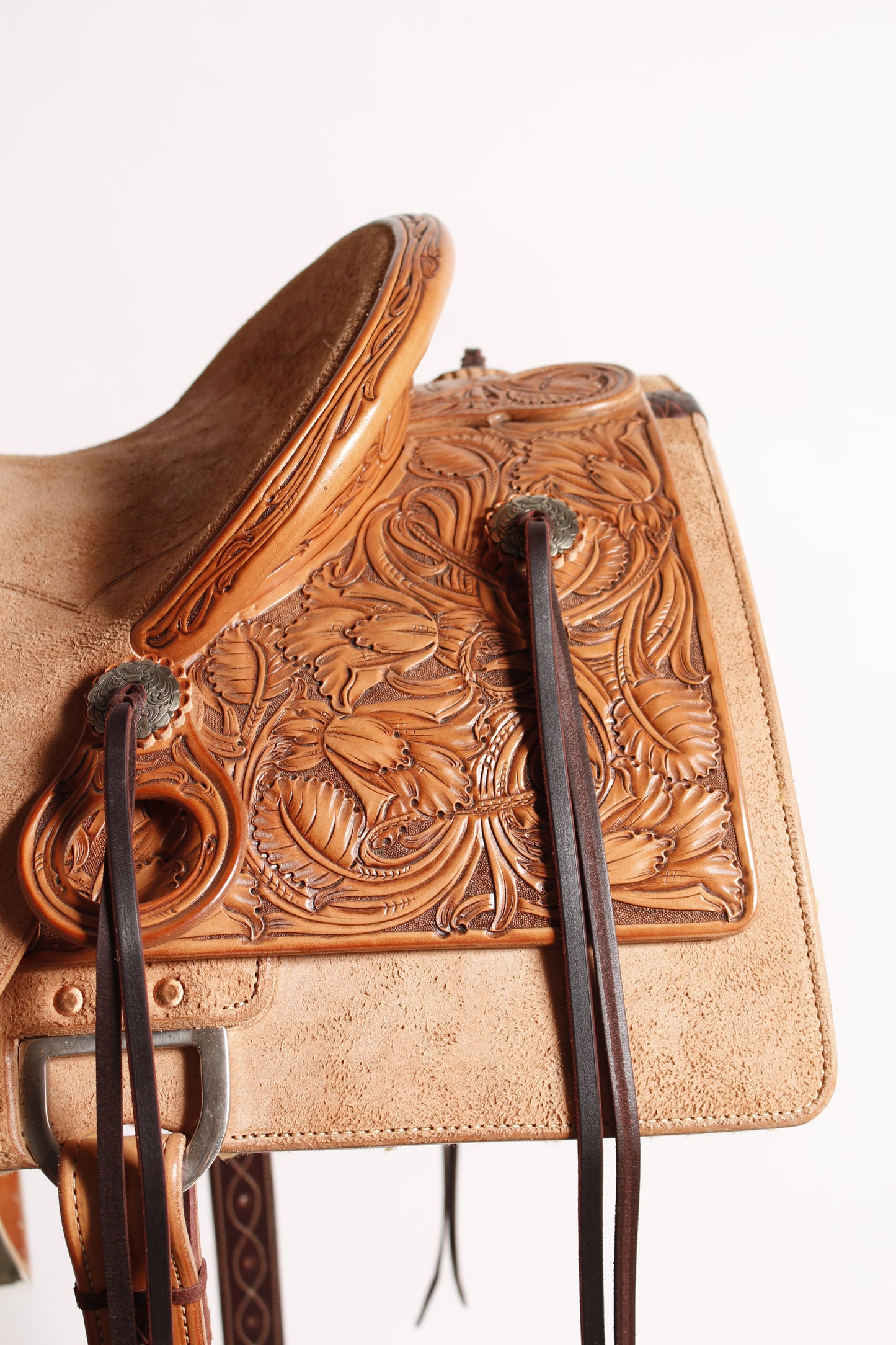 Square With Round Corner Skirts